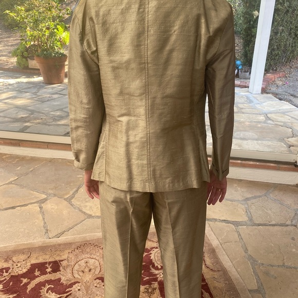 St. John Sport 100% silk olive cream pants and jacket set - Picture 5 of 5